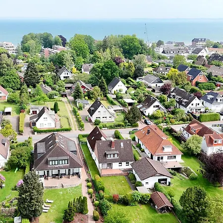 Haffkrug: Modern With Garden View And Terrace Scharbeutz